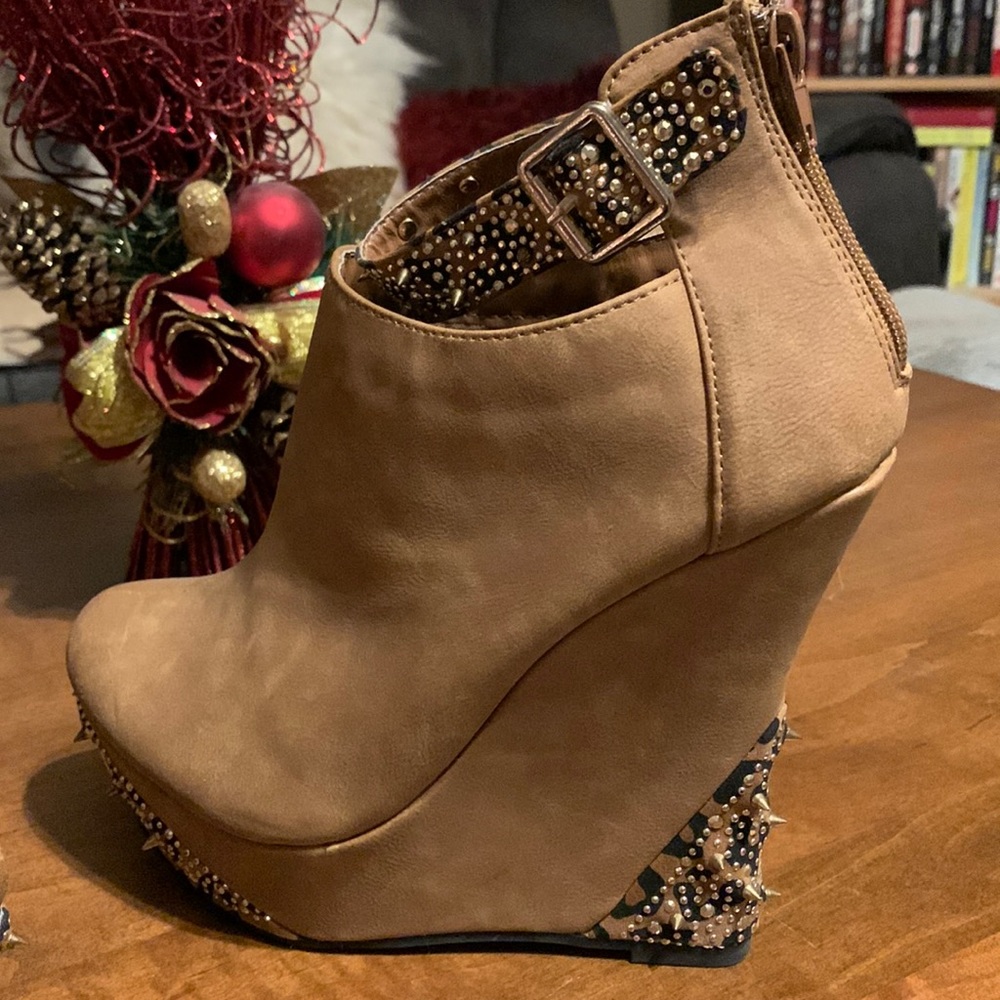 Ladies wedges with spikes on heel and on front